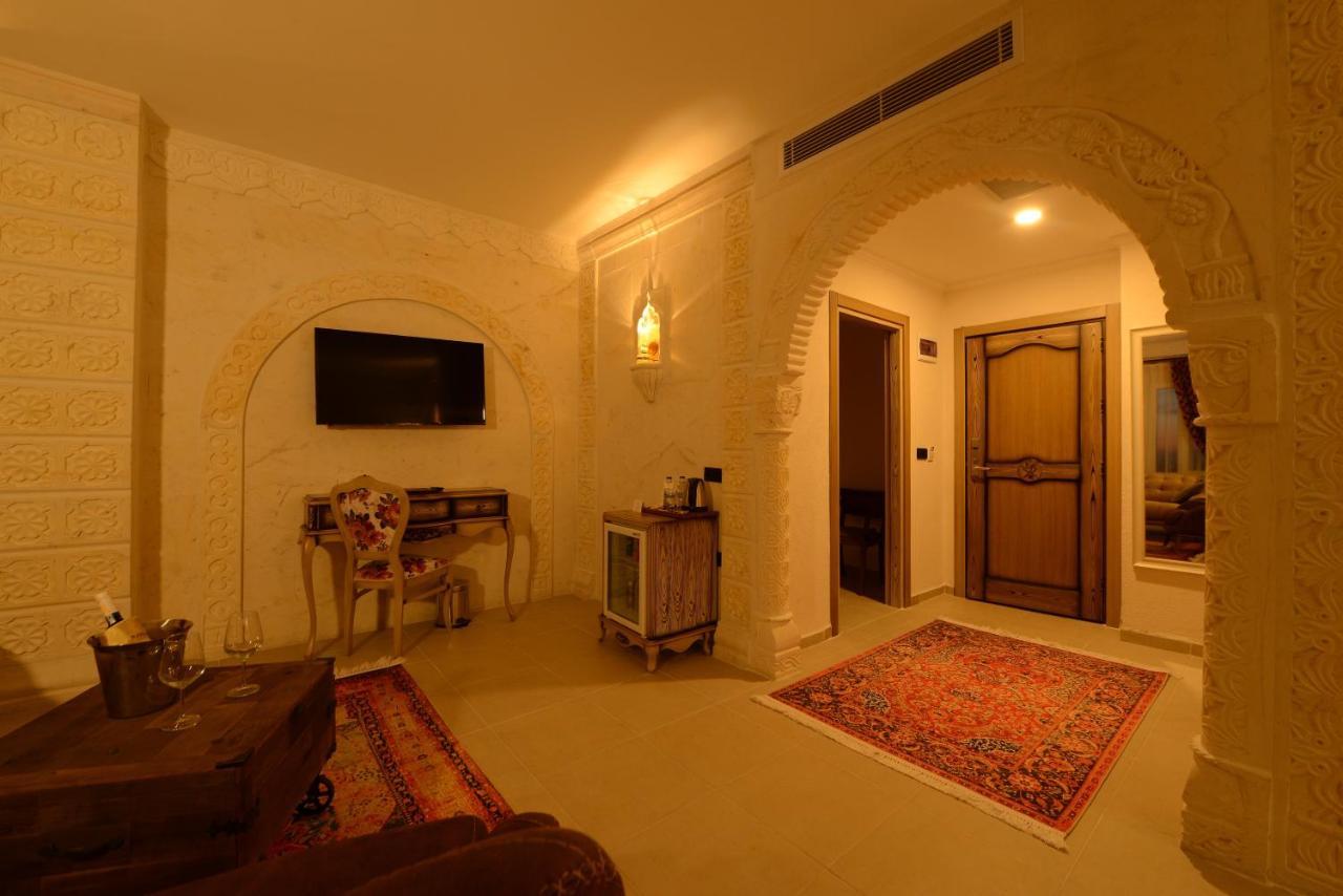 Raymar Hotel